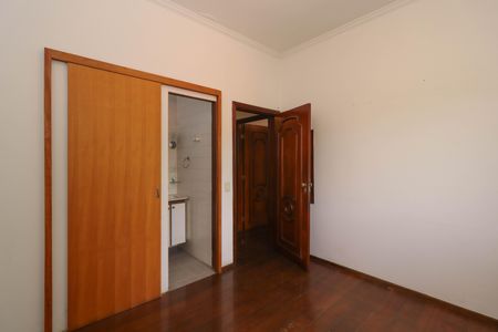 Casa à venda com 340m², 6 quartos e 2 vagasSuíte