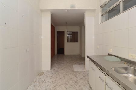 Casa à venda com 340m², 6 quartos e 2 vagasCozinha da casa 2