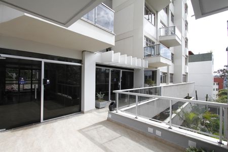 Apartamento à venda com 140m², 4 quartos e 2 vagasÁrea comum - Entrada