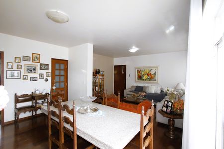 Apartamento à venda com 140m², 4 quartos e 2 vagasSala