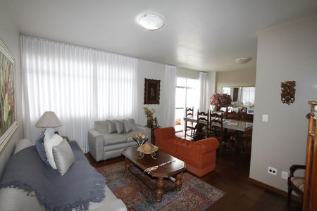 Apartamento à venda com 140m², 4 quartos e 2 vagasSala