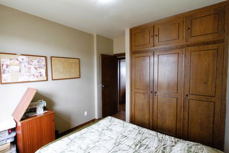 Apartamento à venda com 140m², 4 quartos e 2 vagasQuarto 4