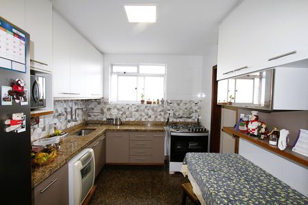 Apartamento à venda com 140m², 4 quartos e 2 vagasCozinha