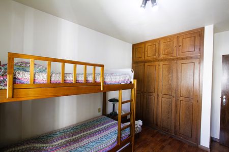 Apartamento à venda com 140m², 4 quartos e 2 vagasQuarto 2