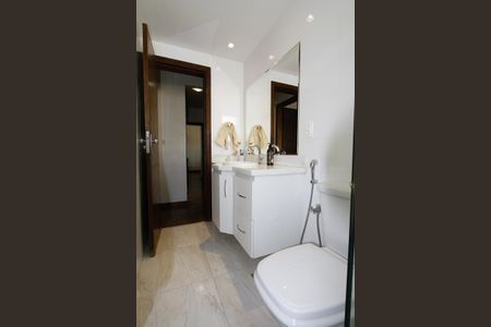 Apartamento à venda com 140m², 4 quartos e 2 vagasBanheiro Social