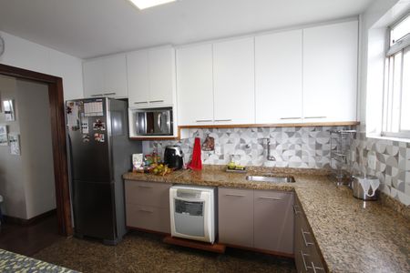 Apartamento à venda com 140m², 4 quartos e 2 vagasCozinha