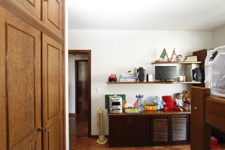 Apartamento à venda com 140m², 4 quartos e 2 vagasQuarto 2