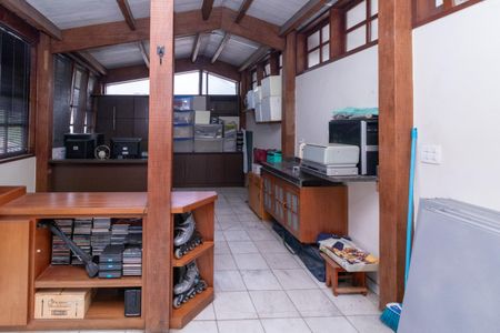 Casa à venda com 381m², 5 quartos e 6 vagasSótão