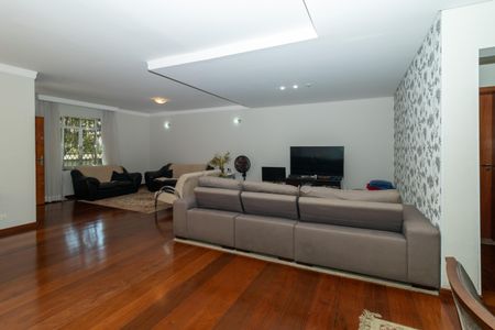 Casa à venda com 381m², 5 quartos e 6 vagasSala