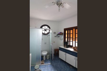 Casa à venda com 240m², 3 quartos e 2 vagasBanheiro de Serviço