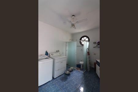 Casa à venda com 240m², 3 quartos e 2 vagasÁrea de Serviço