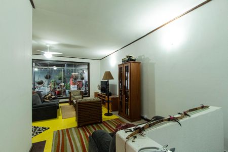 Casa para alugar com 245m², 5 quartos e 6 vagasSala