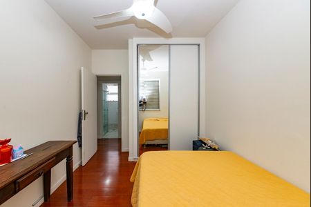 Apartamento à venda com 120m², 3 quartos e 2 vagasQuarto 2