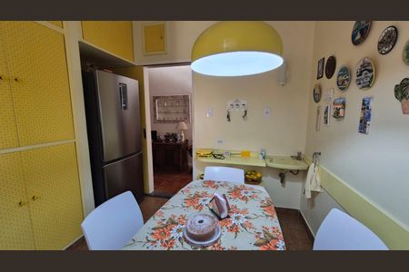 Casa à venda com 400m², 4 quartos e 5 vagasCozinha