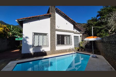 Casa à venda com 400m², 4 quartos e 5 vagasPiscina