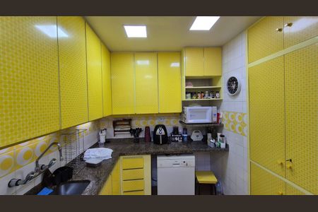 Casa à venda com 400m², 4 quartos e 5 vagasCozinha