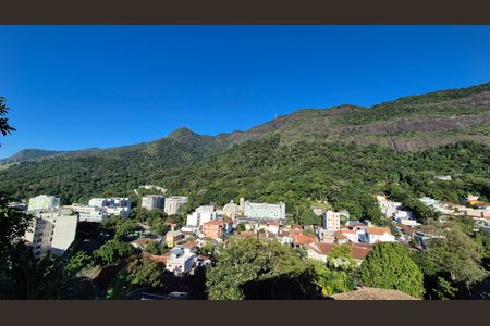 Casa à venda com 400m², 4 quartos e 5 vagasVista