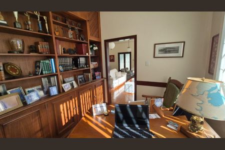 Casa à venda com 400m², 4 quartos e 5 vagasEscritório