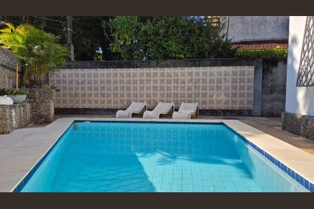 Casa à venda com 400m², 4 quartos e 5 vagasPiscina