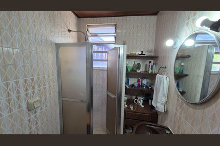 Casa à venda com 400m², 4 quartos e 5 vagasBanheiro 2