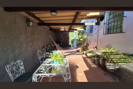 Casa à venda com 400m², 4 quartos e 5 vagasÁrea Externa