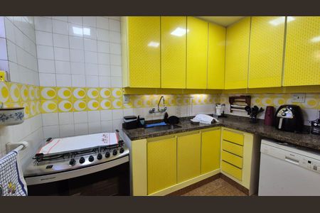 Casa à venda com 400m², 4 quartos e 5 vagasCozinha