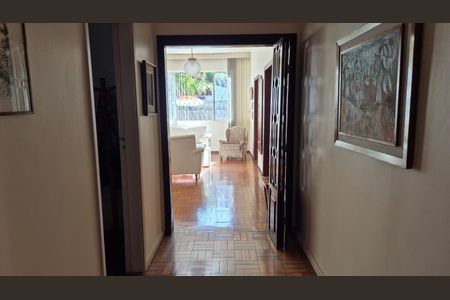 Casa à venda com 400m², 4 quartos e 5 vagasCorredor