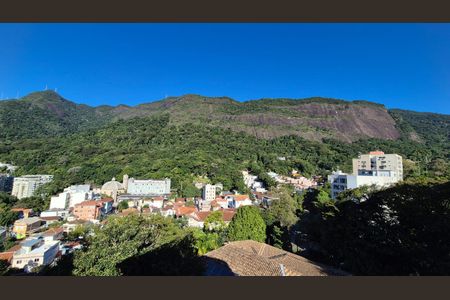 Casa à venda com 400m², 4 quartos e 5 vagasVista