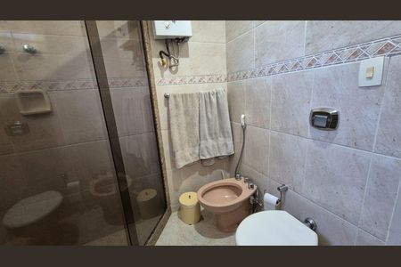 Casa à venda com 400m², 4 quartos e 5 vagasBanheiro 4