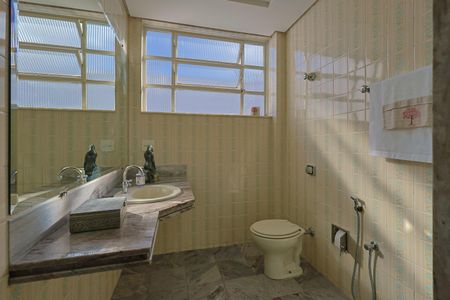 Apartamento à venda com 170m², 3 quartos e 2 vagas Apartamento à venda com 170m², 3 quartos e 2 vagasBanheiro