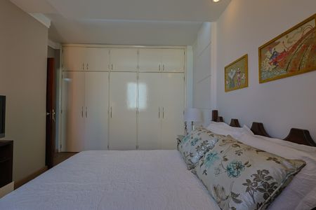 Apartamento à venda com 170m², 3 quartos e 2 vagas Apartamento à venda com 170m², 3 quartos e 2 vagasQuarto 3 - Suíte