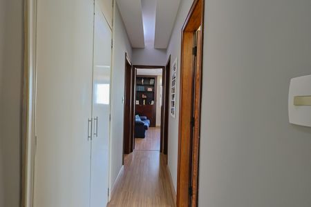 Apartamento à venda com 170m², 3 quartos e 2 vagas Apartamento à venda com 170m², 3 quartos e 2 vagasCorredor