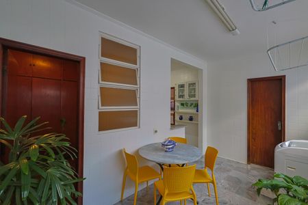 Apartamento à venda com 170m², 3 quartos e 2 vagas Apartamento à venda com 170m², 3 quartos e 2 vagasÁrea de Serviço