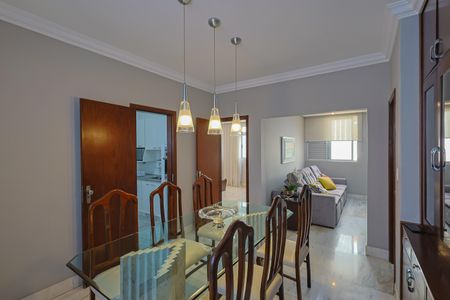 Apartamento à venda com 170m², 3 quartos e 2 vagas Apartamento à venda com 170m², 3 quartos e 2 vagasSala de Jantar