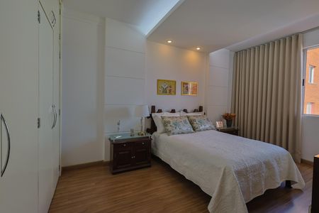 Apartamento à venda com 170m², 3 quartos e 2 vagas Apartamento à venda com 170m², 3 quartos e 2 vagasQuarto 3 - Suíte