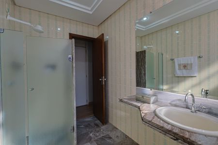 Apartamento à venda com 170m², 3 quartos e 2 vagas Apartamento à venda com 170m², 3 quartos e 2 vagasBanheiro