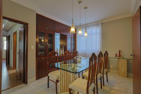 Apartamento à venda com 170m², 3 quartos e 2 vagas Apartamento à venda com 170m², 3 quartos e 2 vagasSala de Jantar