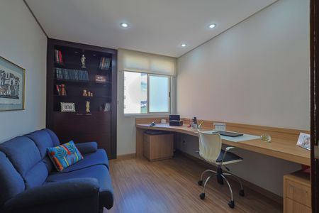 Apartamento à venda com 170m², 3 quartos e 2 vagas Apartamento à venda com 170m², 3 quartos e 2 vagasQuarto 1