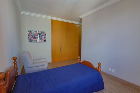Apartamento à venda com 170m², 3 quartos e 2 vagas Apartamento à venda com 170m², 3 quartos e 2 vagasQuarto 2