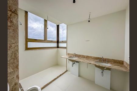Apartamento à venda com 149m², 3 quartos e 1 vagaBanheiro da Suíte 1