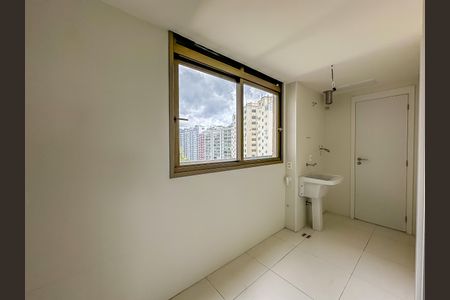 Apartamento à venda com 148m², 3 quartos e 1 vagaÁrea de Serviço