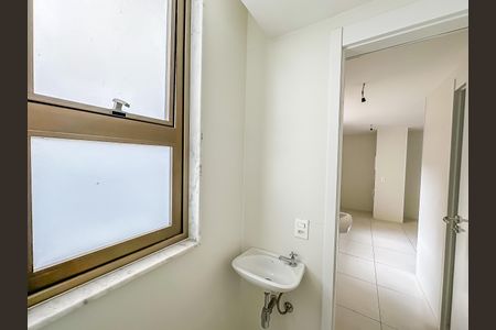 Apartamento à venda com 180m², 3 quartos e 1 vagaBanheiro de Serviço