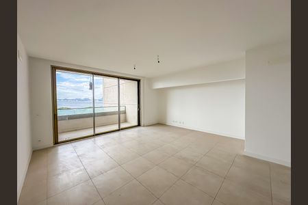 Apartamento à venda com 180m², 3 quartos e 1 vagaSala
