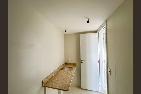 Apartamento à venda com 180m², 3 quartos e 1 vagaBanheiro da Suíte 2