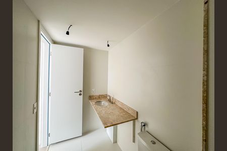 Apartamento à venda com 180m², 3 quartos e 1 vagaBanheiro da Suíte 3