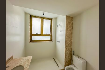 Apartamento à venda com 180m², 3 quartos e 1 vagaBanheiro da Suíte 1