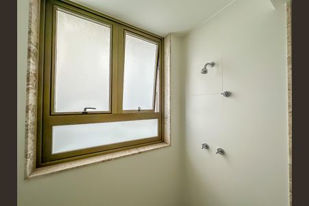 Apartamento à venda com 180m², 3 quartos e 1 vagaBanheiro da Suíte 1