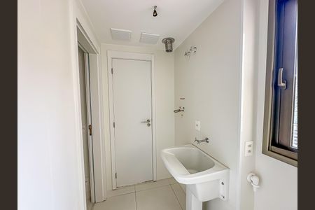 Apartamento à venda com 180m², 3 quartos e 1 vagaÁrea de Serviço