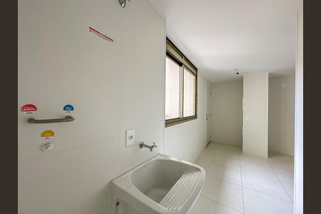 Apartamento à venda com 180m², 3 quartos e 1 vagaÁrea de Serviço