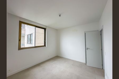Apartamento à venda com 180m², 3 quartos e 1 vagaSuíte 2